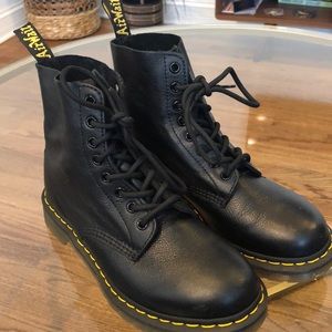 *Like New* Dr. Marten Pascal boot *Size 8*